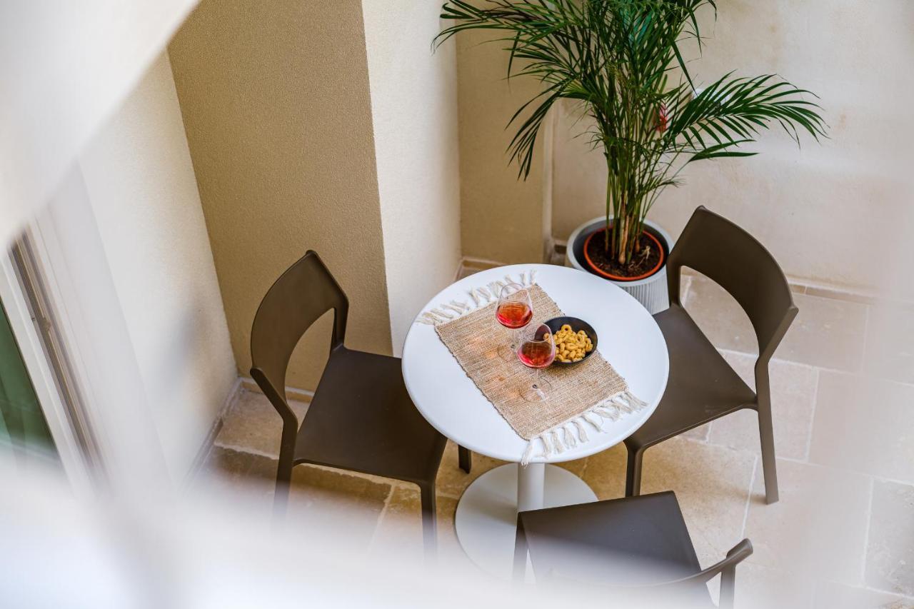 Helloapulia Charming Palazzo Clemente - Self-Catering Suites With Aircondition مونوبولي المظهر الخارجي الصورة