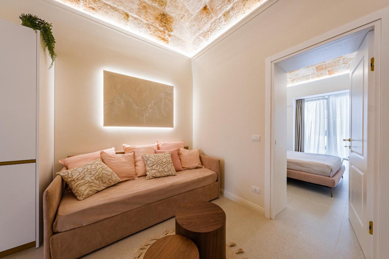 Helloapulia Charming Palazzo Clemente - Self-Catering Suites With Aircondition مونوبولي المظهر الخارجي الصورة