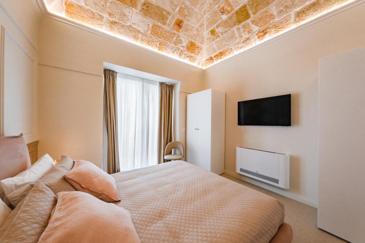 Helloapulia Charming Palazzo Clemente - Self-Catering Suites With Aircondition مونوبولي المظهر الخارجي الصورة
