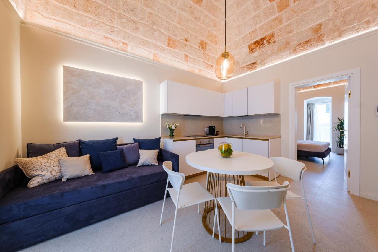 Helloapulia Charming Palazzo Clemente - Self-Catering Suites With Aircondition مونوبولي المظهر الخارجي الصورة