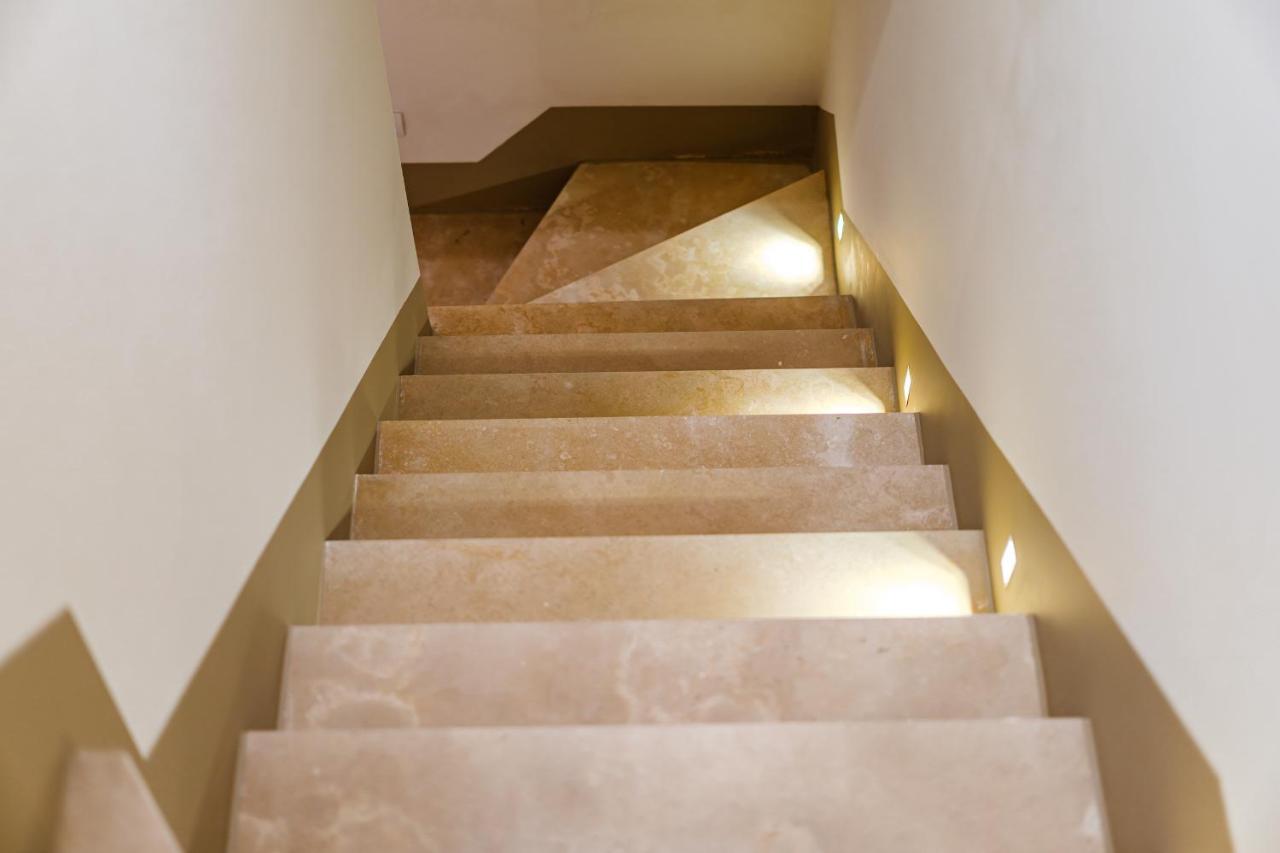 Helloapulia Charming Palazzo Clemente - Self-Catering Suites With Aircondition مونوبولي المظهر الخارجي الصورة